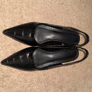 Black pointed flats with gold on tiny heel - sz 38